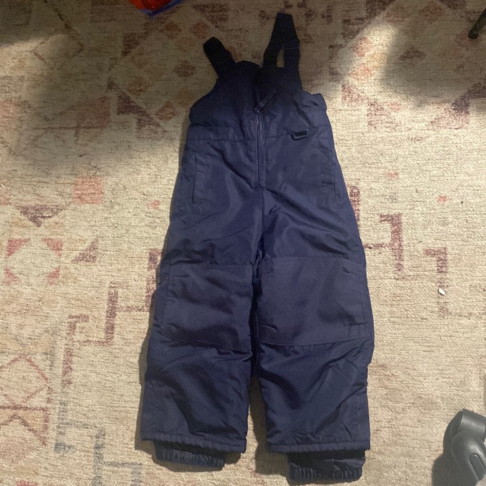 3T navy blue snow overalls. Worn 1 time